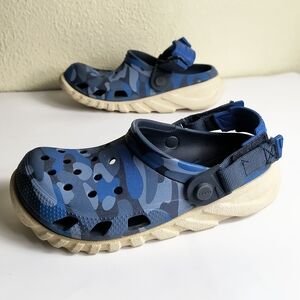 CROCS Duet Max ll Camo Redux Blue Sandals with Ventilation and Pivoting Strap